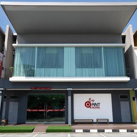 Ant Hotel Malacca Exterior photo