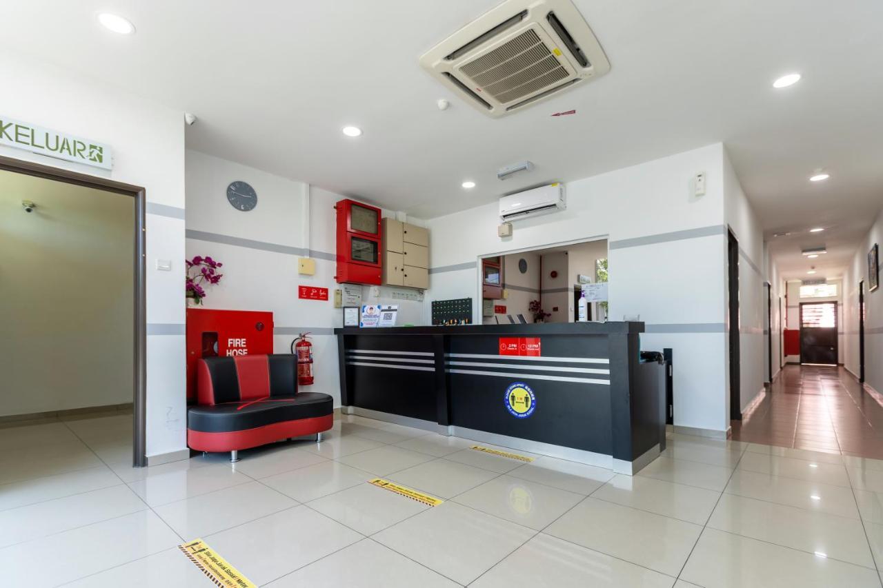 Ant Hotel Malacca Exterior photo