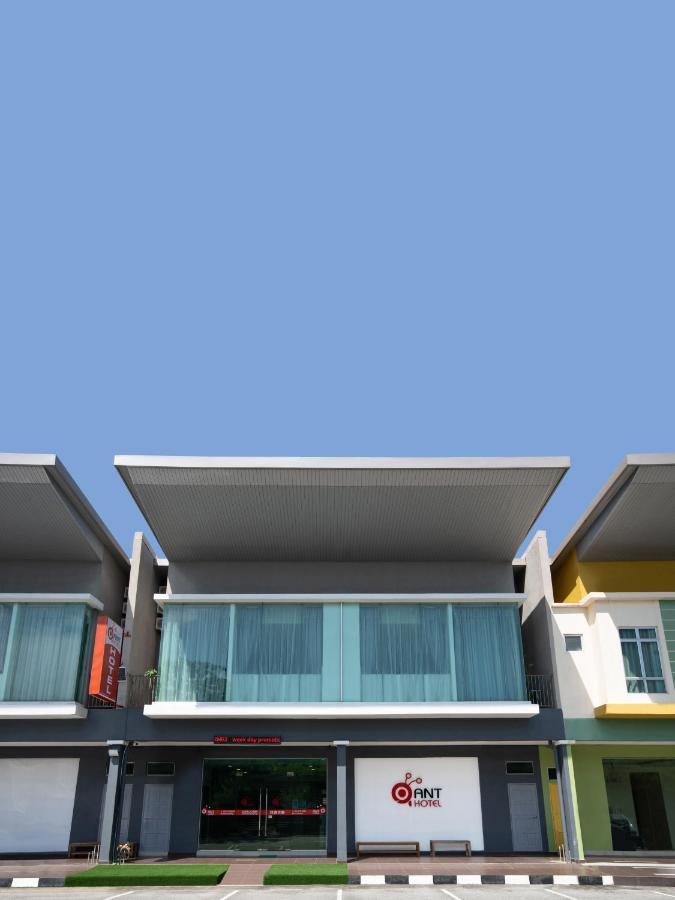 Ant Hotel Malacca Exterior photo