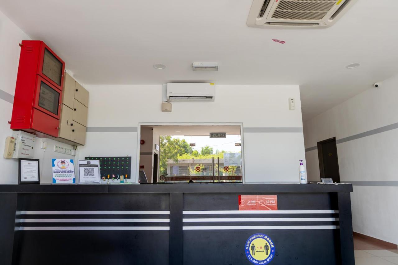 Ant Hotel Malacca Exterior photo
