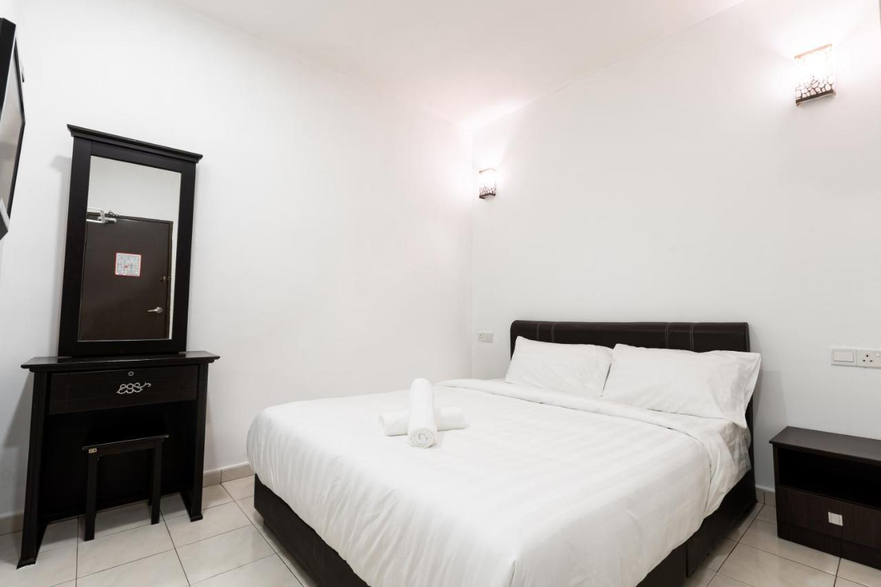 Ant Hotel Malacca Exterior photo