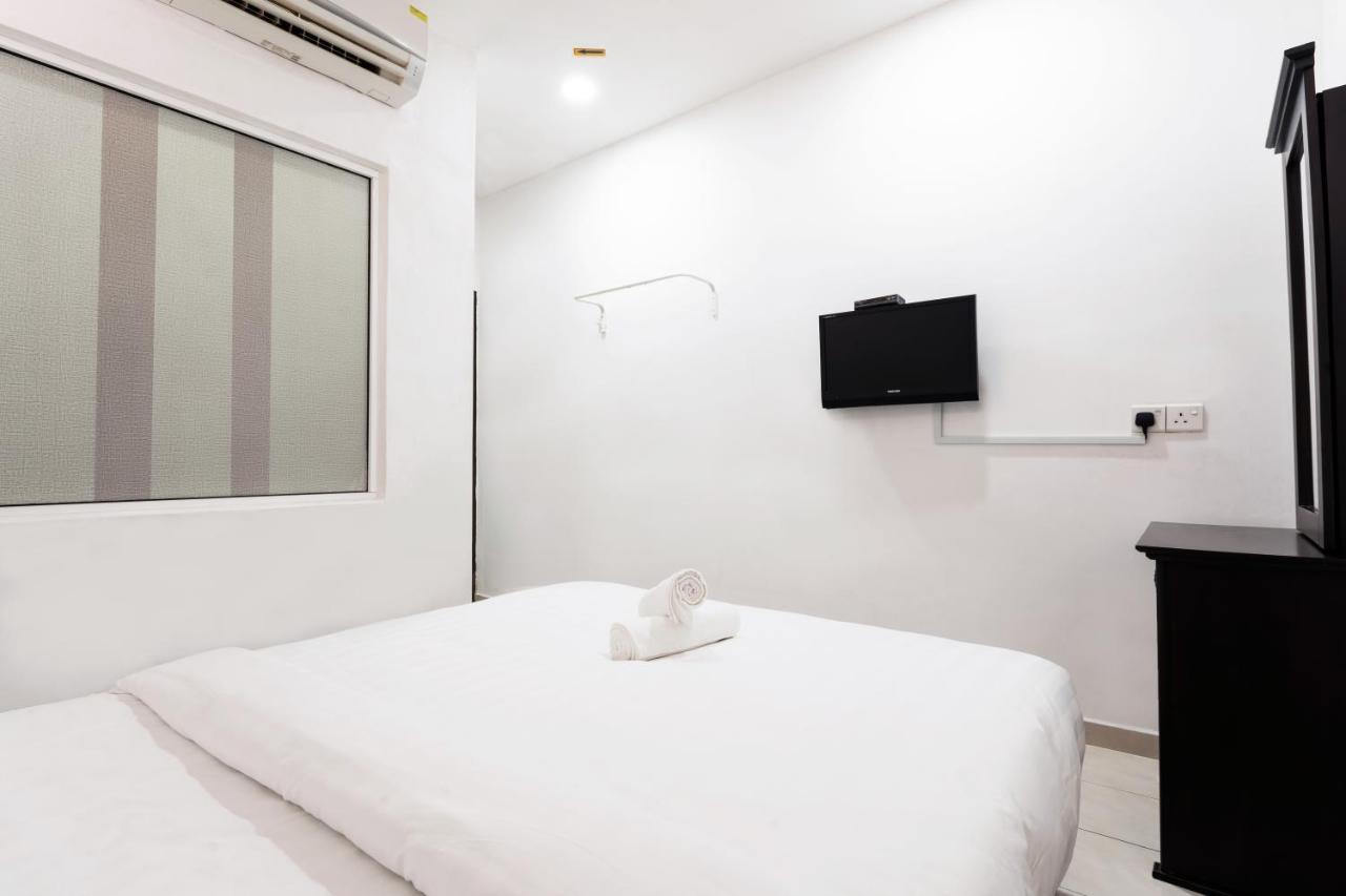 Ant Hotel Malacca Exterior photo