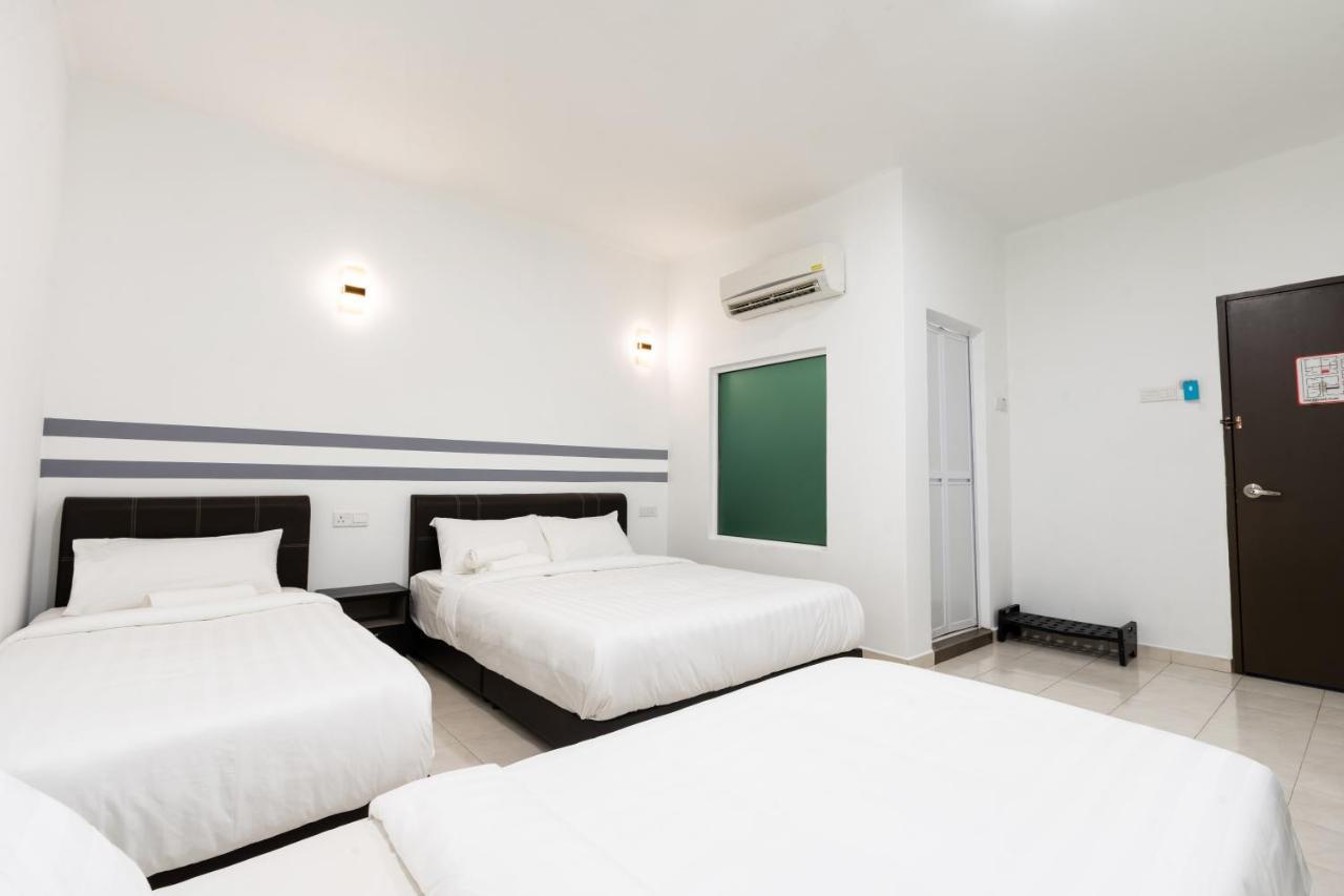 Ant Hotel Malacca Exterior photo