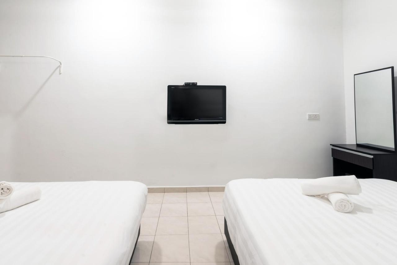 Ant Hotel Malacca Exterior photo