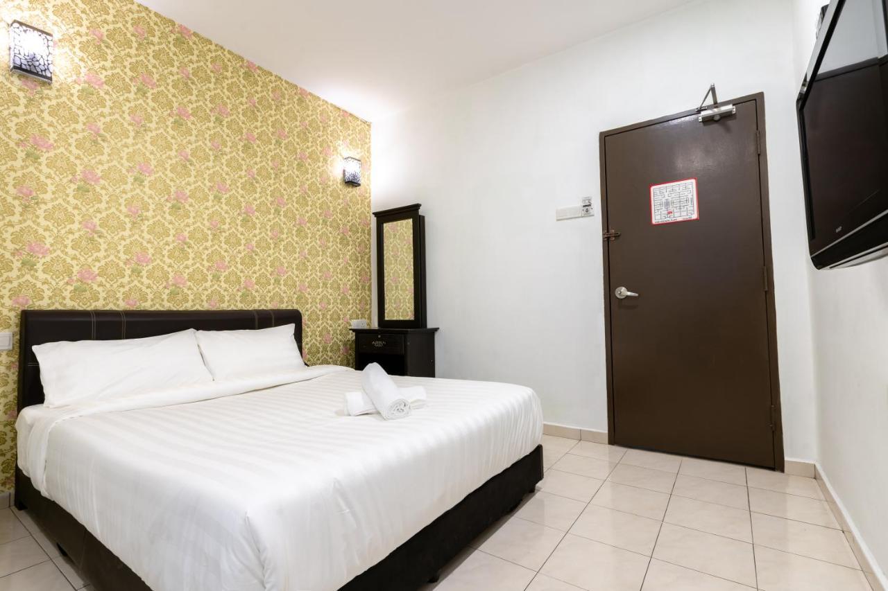 Ant Hotel Malacca Exterior photo