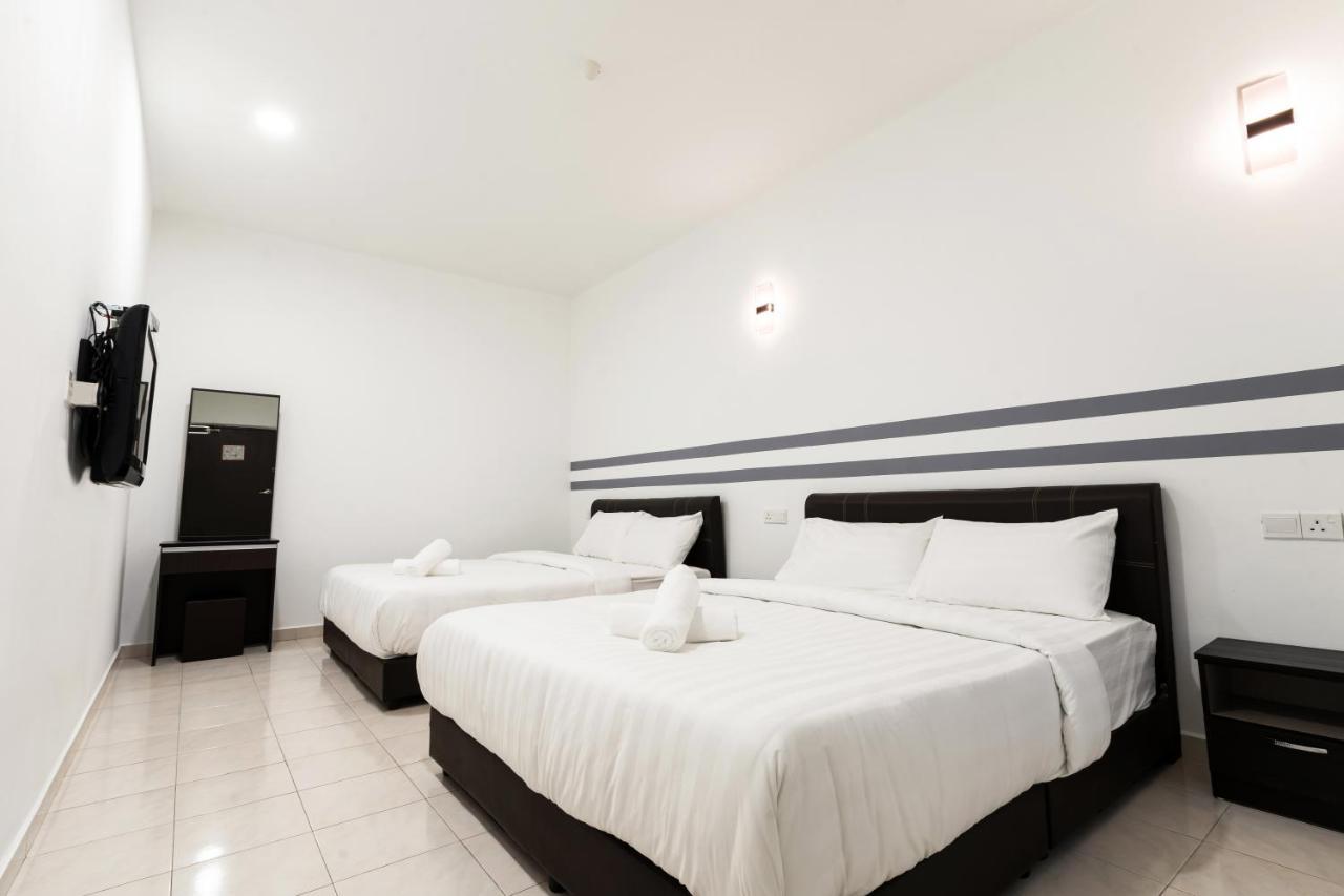 Ant Hotel Malacca Exterior photo